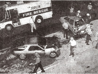 Porsche 928 in accident