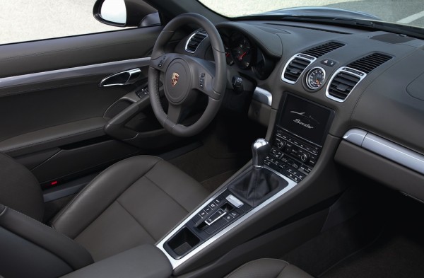 Interior view of the 2013 Porsche Boxster