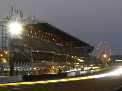 24 hours of Le Mans at night