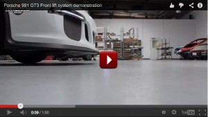 demonstration of the front axle lift system on the porsche 911 GT3