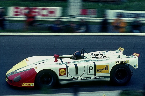 Porsche_908.02_-_Gérard_Larousse_1970-05-31