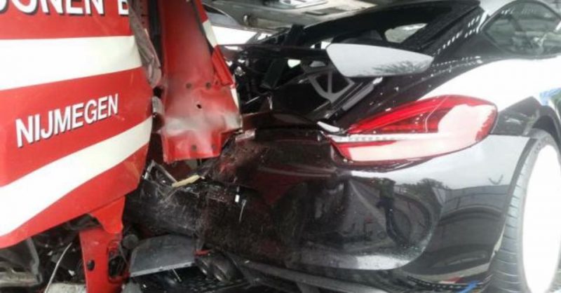 Porsche Cayman GT4 Destroyed in Car Carrier accident on autobahn