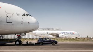 Porsche Cayenne S Diesle Towing an Airbus a380 for a new guinness world record