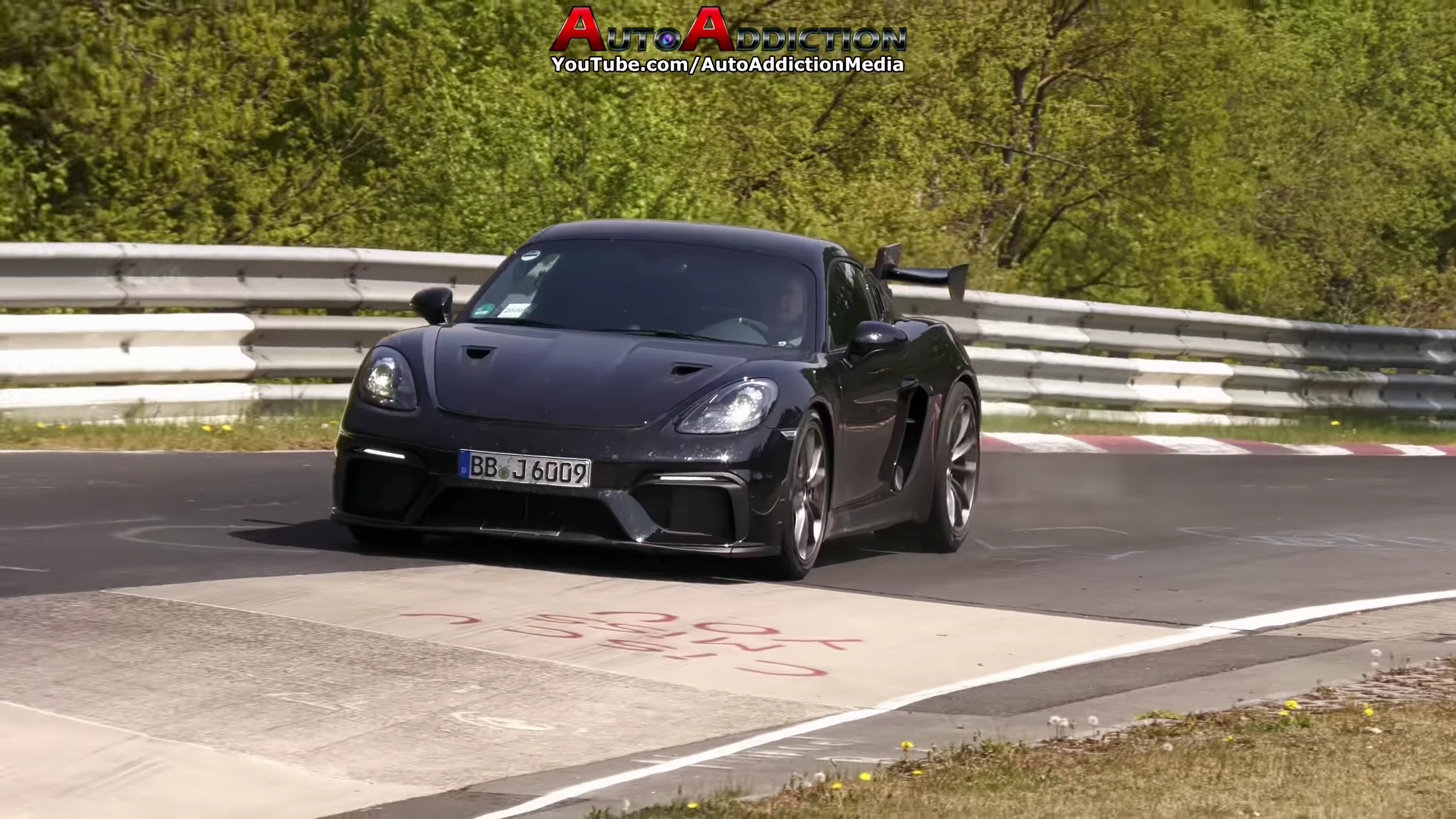 Porsche-Cayman-718-GT4RS-testing-on-the-