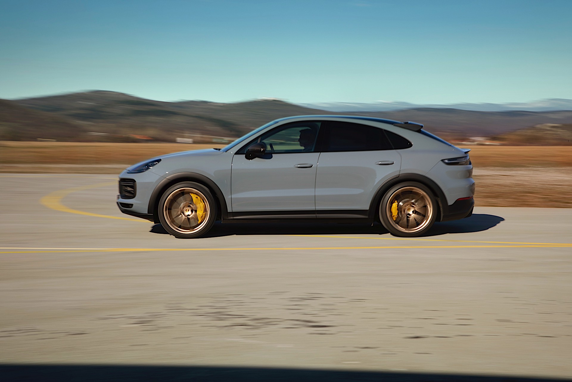 2024 Porsche Cayenne Turbo Gt Fifi Orella