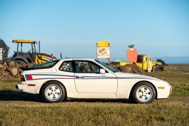 You need to buy this Martini-liveried Porsche 944 Turbo while you still ...