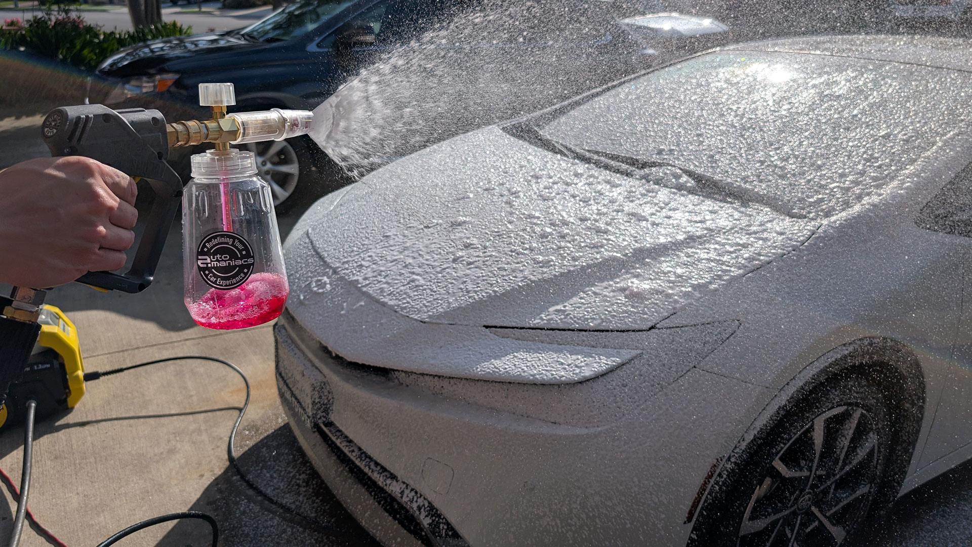 The AutoManiacs Brewster foam lance is a high quality foam cannon | Image: Jason Siu / FlatSixes